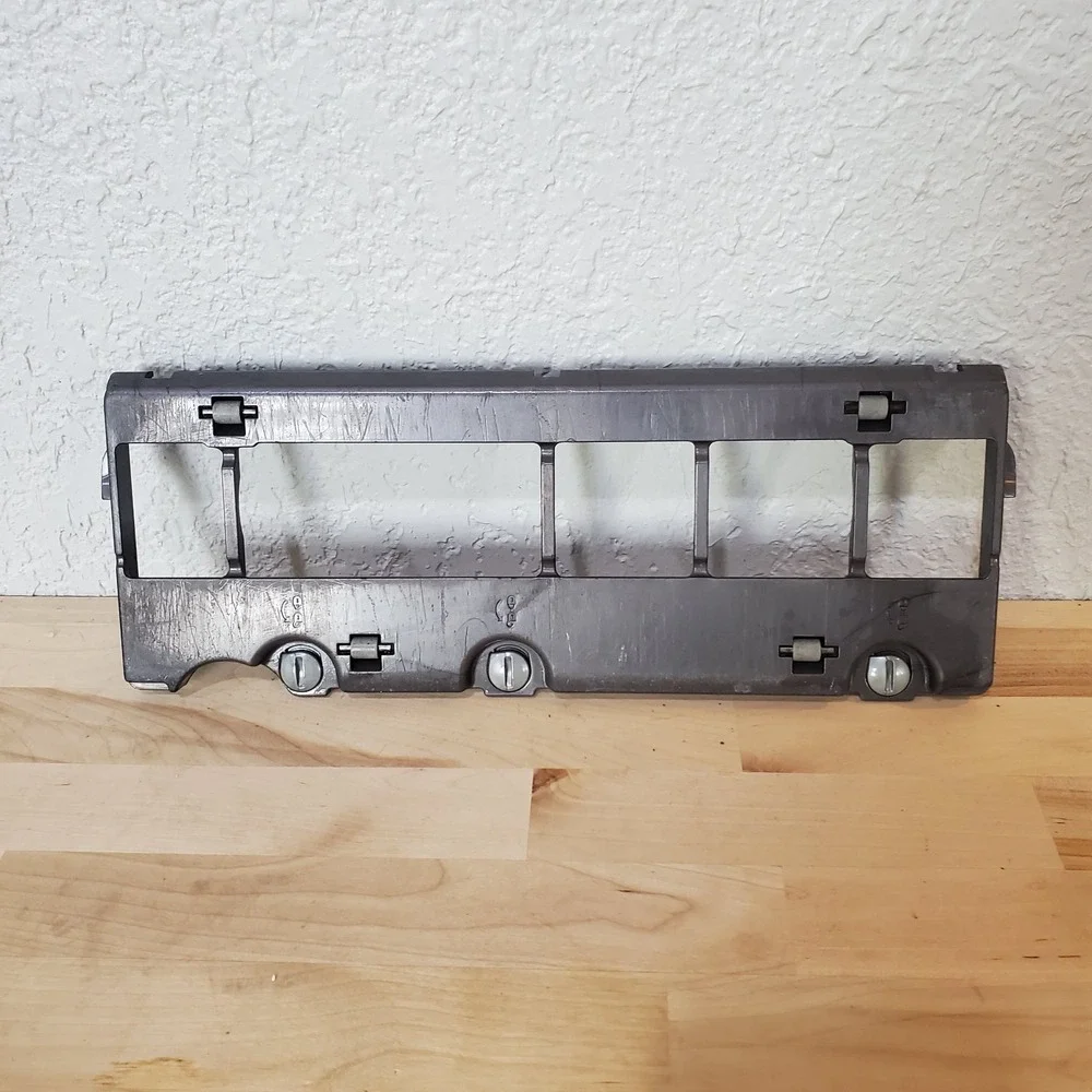 Dyson DC28 SOLEPLATE SKIDPLATE BOTTOM COVER Genuine‎ OEM Part # 915196-01